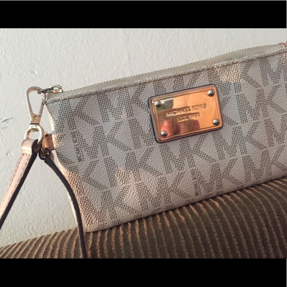 Michael Kors wristlet